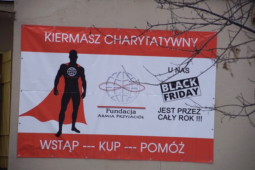 Rudzka Fundacja Armia Przyjaciół zaprasza do nowej siedziby. Jej oficjalne otwarcie odbyło się dzisiaj (30.01) o godz. 9.00. W nowym miejscu przygotowano stały kiermasz charytatywny, z którego fundusze zostaną przeznaczane na działalność fundacji oraz jej podopiecznych.