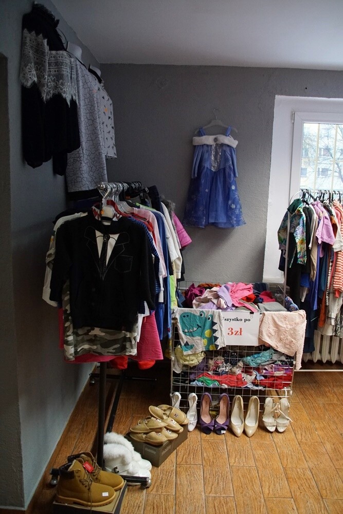 Rudzka Fundacja Armia Przyjaciół zaprasza do nowej siedziby. Jej oficjalne otwarcie odbyło się dzisiaj (30.01) o godz. 9.00. W nowym miejscu przygotowano stały kiermasz charytatywny, z którego fundusze zostaną przeznaczane na działalność fundacji oraz jej podopiecznych.