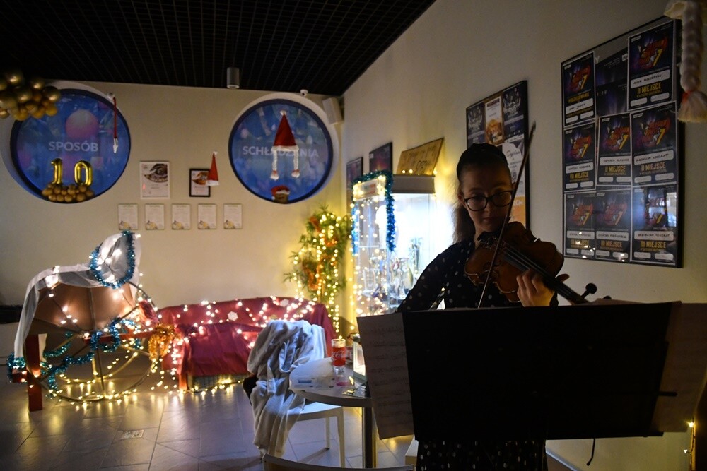 Park Wodny Aquadrom w Rudzie Śląskiej obchodzi w tym roku 10-lecie istnienia. Z tego powodu na wszystkich odwiedzających wczoraj rudzki park wodny czekało atrakcji. 

fot. Jacek Knapik