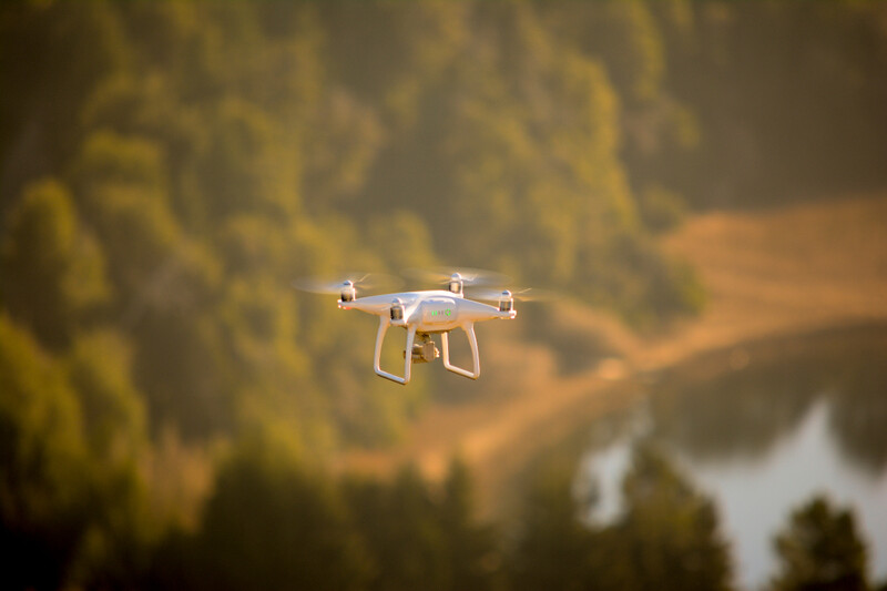 10 pomysłów na kreatywne ujęcia dronem DJI Air 3S, które zaskoczą Twoich widzów