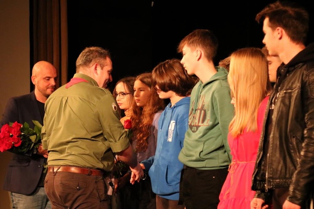 Hufiec Ruda Śląska świętuje 100-lecie harcerstwa na terenach miasta. Z tej okazji w czwartek, 18 listopada, podczas uroczystej gali zostały wręczone nagrody i wyróżnienia dla osób najbardziej zaangażowanych w działalność rudzkiej organizacji. 
fot. UM Ruda Śląska / Hufiec ZHP