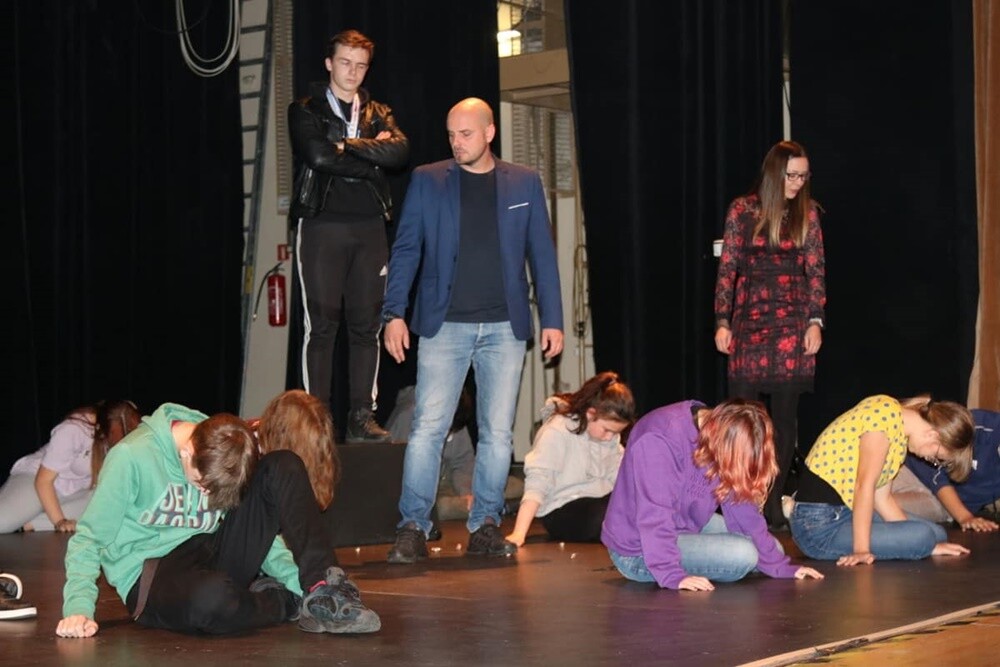 Hufiec Ruda Śląska świętuje 100-lecie harcerstwa na terenach miasta. Z tej okazji w czwartek, 18 listopada, podczas uroczystej gali zostały wręczone nagrody i wyróżnienia dla osób najbardziej zaangażowanych w działalność rudzkiej organizacji. 
fot. UM Ruda Śląska / Hufiec ZHP