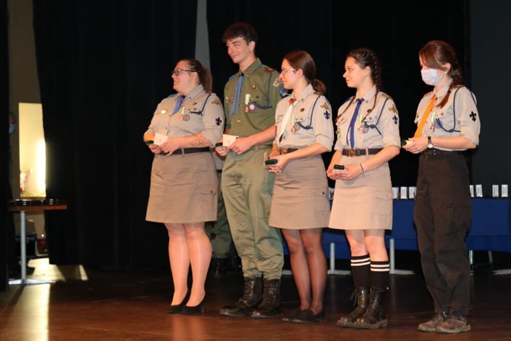 Hufiec Ruda Śląska świętuje 100-lecie harcerstwa na terenach miasta. Z tej okazji w czwartek, 18 listopada, podczas uroczystej gali zostały wręczone nagrody i wyróżnienia dla osób najbardziej zaangażowanych w działalność rudzkiej organizacji. 
fot. UM Ruda Śląska / Hufiec ZHP