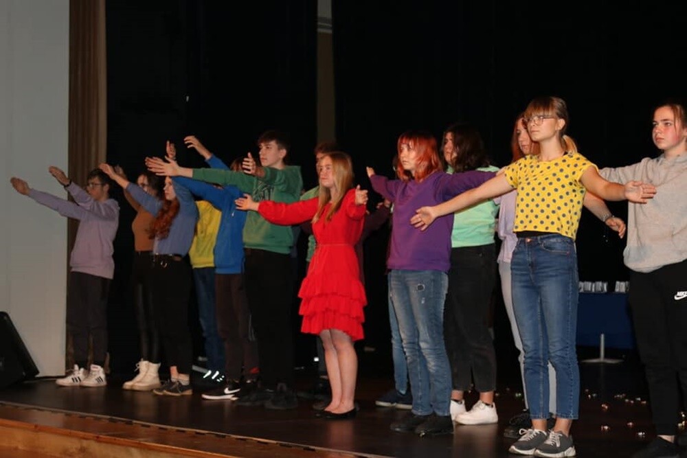 Hufiec Ruda Śląska świętuje 100-lecie harcerstwa na terenach miasta. Z tej okazji w czwartek, 18 listopada, podczas uroczystej gali zostały wręczone nagrody i wyróżnienia dla osób najbardziej zaangażowanych w działalność rudzkiej organizacji. 
fot. UM Ruda Śląska / Hufiec ZHP