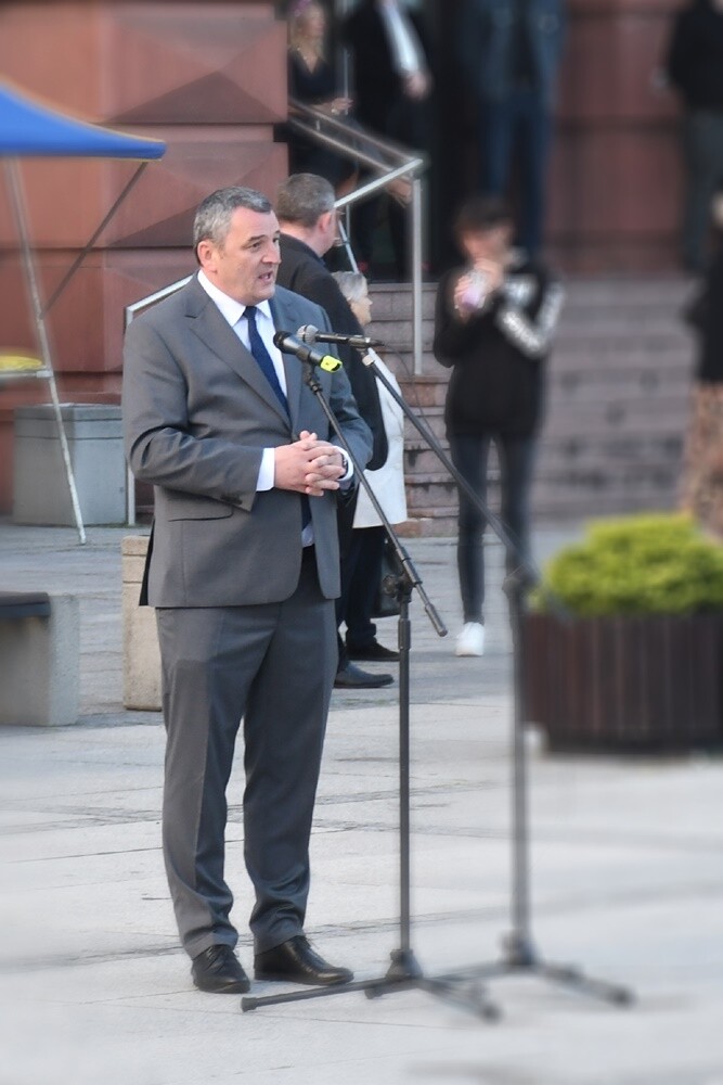 16 lipca minęło 100 lat od podpisania Aktu Objęcia Górnego Śląska przez Polskę. W związku z tym wczoraj w Rudzie Śląskiej odbyły się obchody 100. rocznicy tego wydarzenia. 

fot. Jacek Knapik