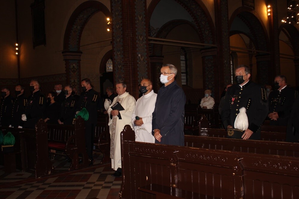 18 września 2009 roku w kopalni Wujek – Ruch Śląsk doszło do katastrofy, w wyniku której śmierć poniosło 20 górników, a kilkudziesięciu kolejnych odniosło obrażenia. Najmłodszy z nich miał tylko 21 lat, najstarszy 48. Dziś mija 12. rocznica tych tragicznych wydarzeń. Ku czci pamięci ofiar w kościele pw. Trójcy Przenajświętszej odbyła się msza święta.