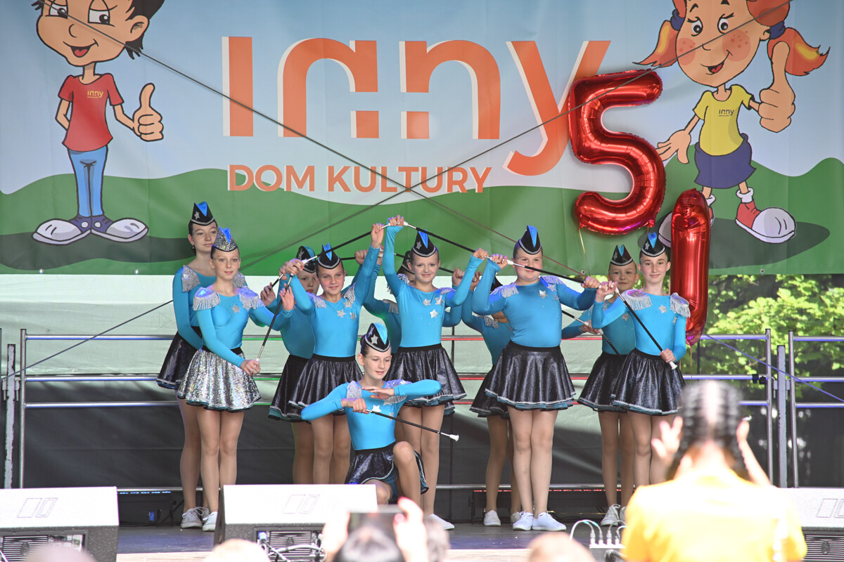 To już 15 lat! W sobotnie popołudnie, 31 maja w Kochłowicach odbył się rodzinny festyn organizowany przez In-ny Dom Kultury. / fot. Marek Faber