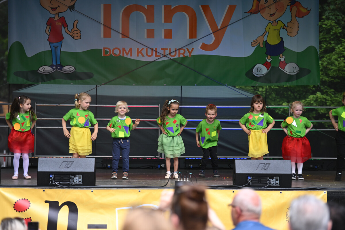 To już 15 lat! W sobotnie popołudnie, 31 maja w Kochłowicach odbył się rodzinny festyn organizowany przez In-ny Dom Kultury. / fot. Marek Faber