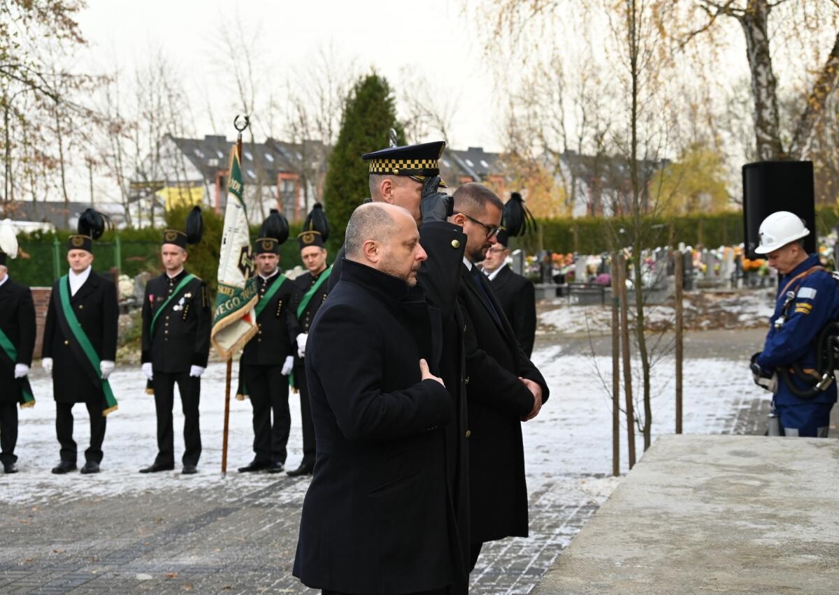 Dziś mija 18. rocznica tragicznego wypadku na kopalni Halemba - dokładnie 21 listopada 2006 roku w wyniku podziemnego wybuchu metanu śmierć poniosło 23 górników / fot. UM Ruda Śląska