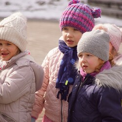 Przedszkolaki na rynku