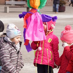 Przedszkolaki na rynku