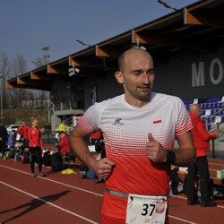 przebiegli 100 kilometrów,  żeby uczcić 100-lecie niepodległości