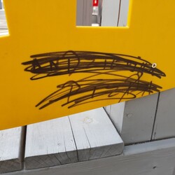 plac zabaw przy hałdzie znowu zdemolowany