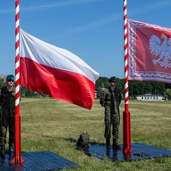 Helikoptery nad miastem
