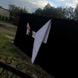 zrywane plakaty wyborcze