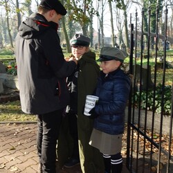 Zbierali datki na ratowanie starego cmentarza w Orzegowie