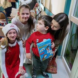 Podarowali dzieciom w szpitalu uśmiech