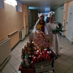 Podarowali dzieciom w szpitalu uśmiech