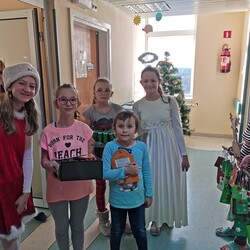 Podarowali dzieciom w szpitalu uśmiech