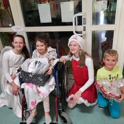 Podarowali dzieciom w szpitalu uśmiech