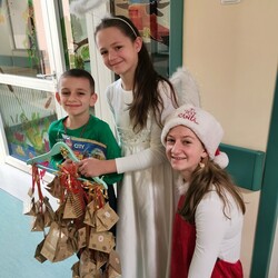 Podarowali dzieciom w szpitalu uśmiech