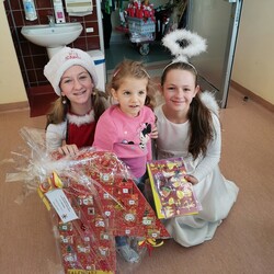 Podarowali dzieciom w szpitalu uśmiech