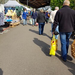 Na targowiska wrócił handel artykułami przemysłowymi