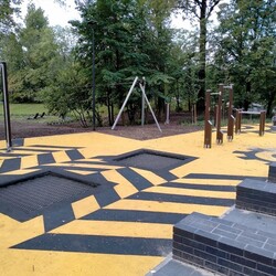 Siłownia na skwerze Tuwima