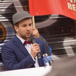 Protest przeciwko m.in. noszeniu maseczek