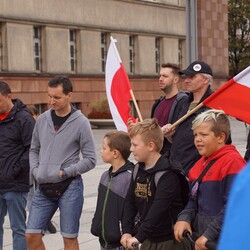 Protest przeciwko m.in. noszeniu maseczek