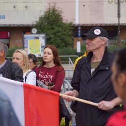 Protest przeciwko m.in. noszeniu maseczek