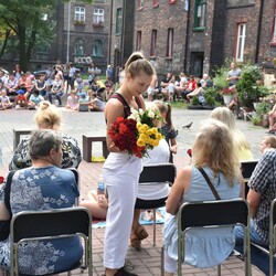 Widowisko plenerowe Różowisko, czyli śląskie kwiotki