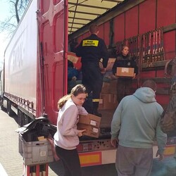 Ciężarówki z Niemiec i Francji z pomocą humanitarną