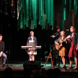 28. "Cmok Song" za nami