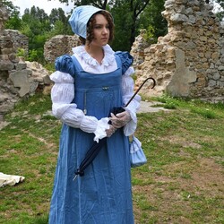 Pokaz mody z czasów Karola Goduli