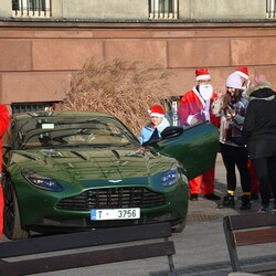 Mikołaj w super bryce