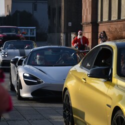 Mikołaj w super bryce