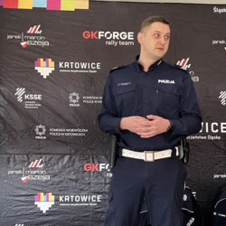 Policjanci i kierowca rajdowy gościli w rudzkim "Morcinku"