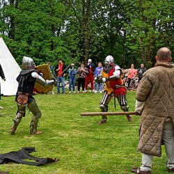 Słowianie w ruinach zamku rudzkiego