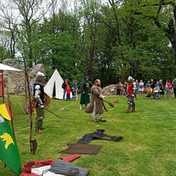 Słowianie w ruinach zamku rudzkiego