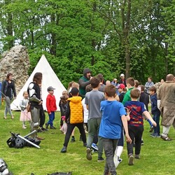 Słowianie w ruinach zamku rudzkiego