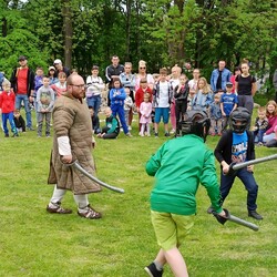 Słowianie w ruinach zamku rudzkiego