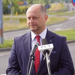 N-S-ką na północ!