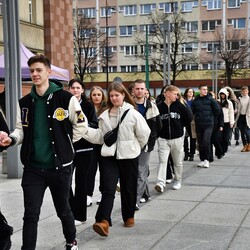 Zatańczyli poloneza na rynku