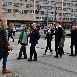 Zatańczyli poloneza na rynku