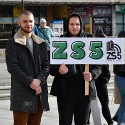 Zatańczyli poloneza na rynku