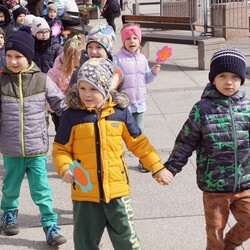 Dzieci witają wiosnę