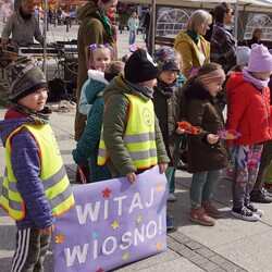 Dzieci witają wiosnę