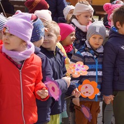 Dzieci witają wiosnę