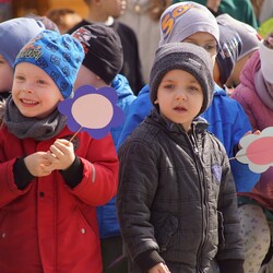 Dzieci witają wiosnę